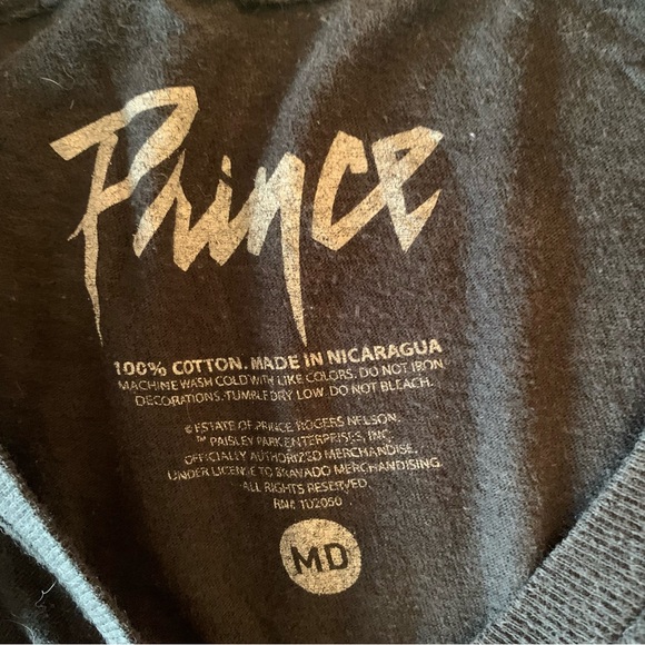 Prince tee, medium - Picture 2 of 4